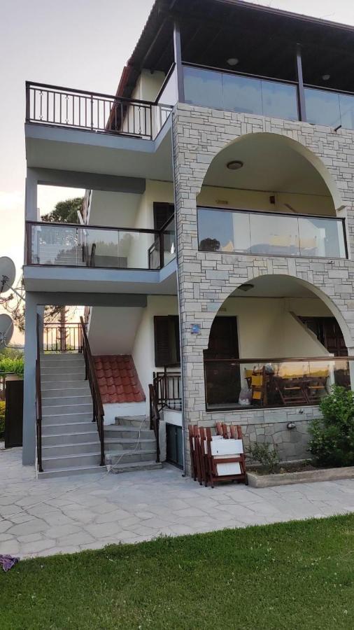 Aegialis Apartments Vourvourou Eksteriør billede