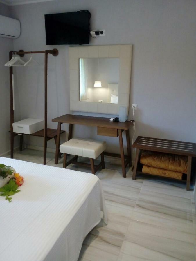 Aegialis Apartments Vourvourou Eksteriør billede